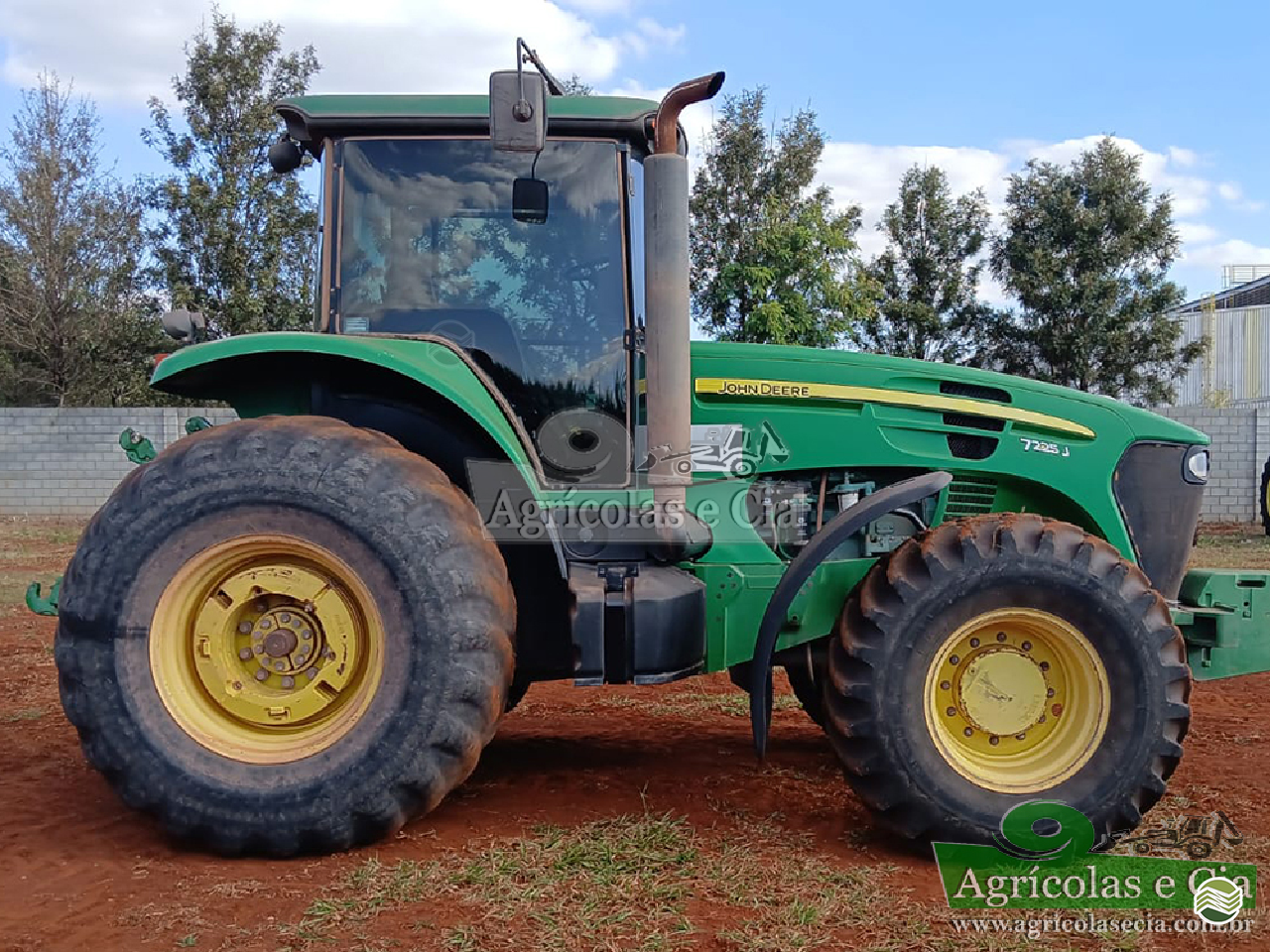 TRATOR JOHN DEERE JOHN DEERE 7225J Tração 4x4 Agricolas e Cia RIO DAS PEDRAS SÃO PAULO SP